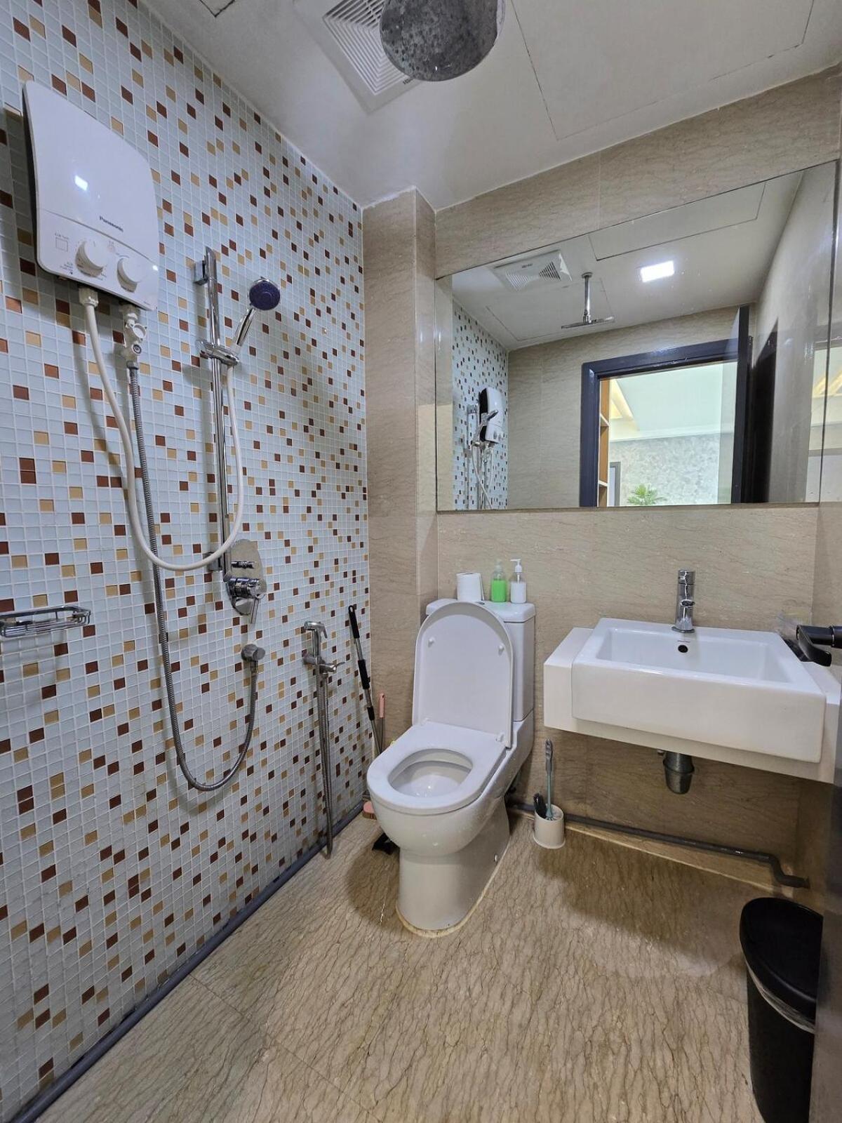 Klcc Sogo New 2r2b Lrt Pwtc Sunway Putra Sky Pool Pangsapuri Kuala Lumpur